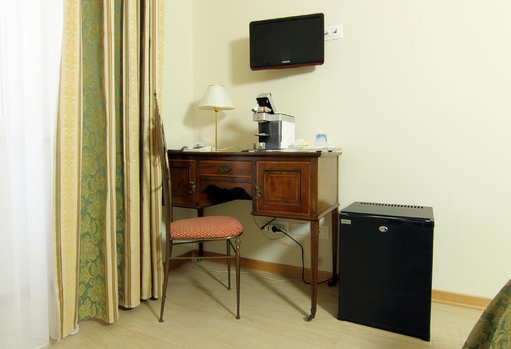 Albergo Al Viale Trieste Ngoại thất bức ảnh
